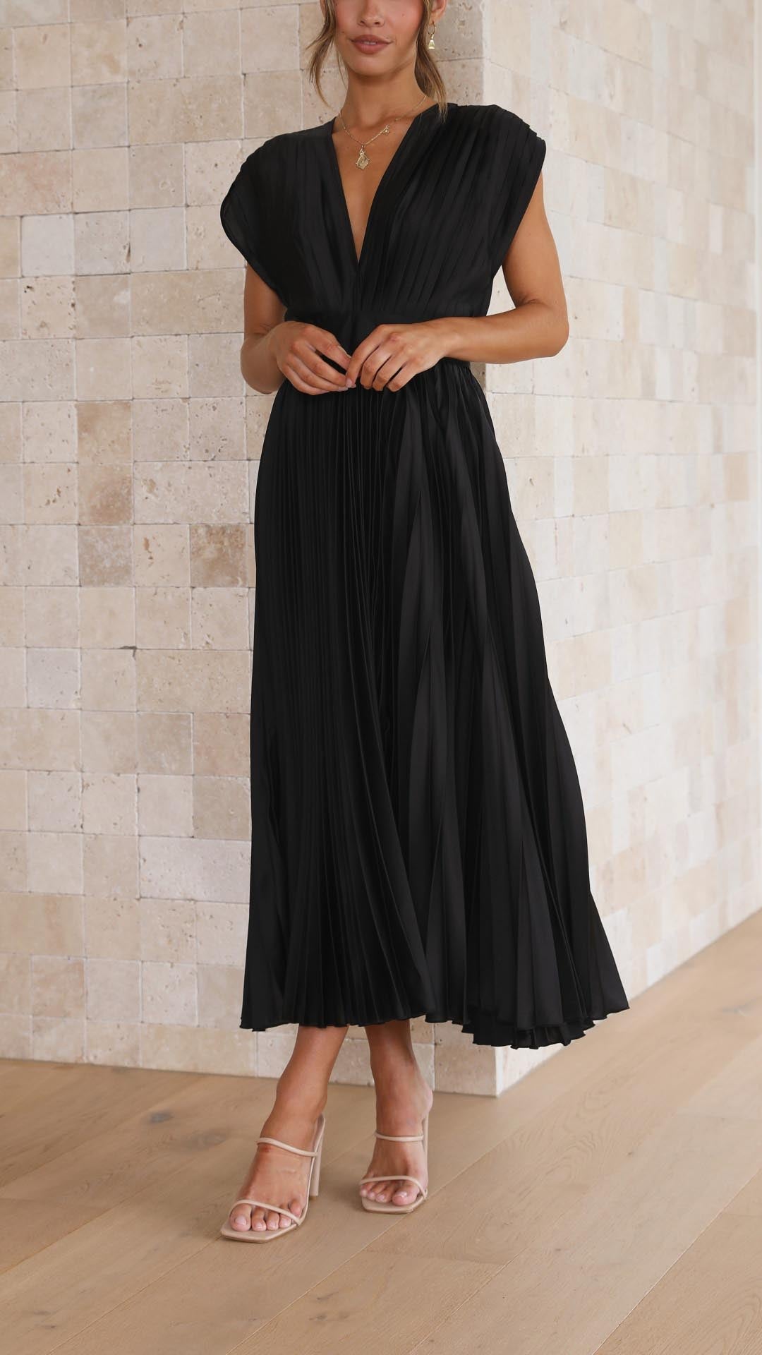 Maria - Elegantes Faltenkleid